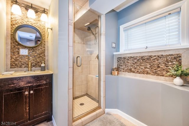 24 Lennon Place, Clifton City, NJ 07013