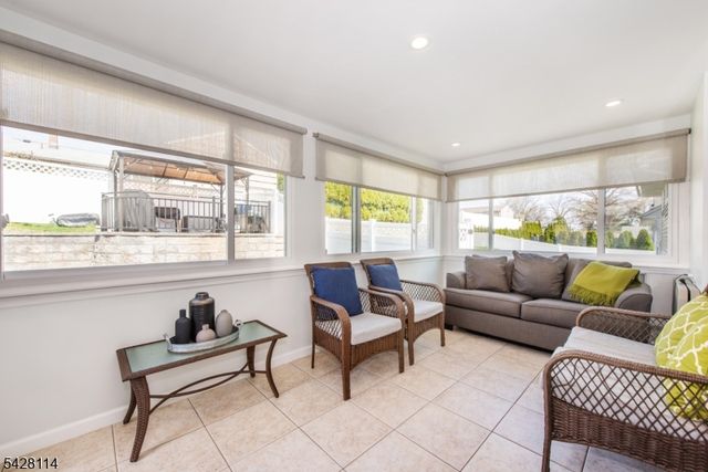 24 Lennon Place, Clifton City, NJ 07013