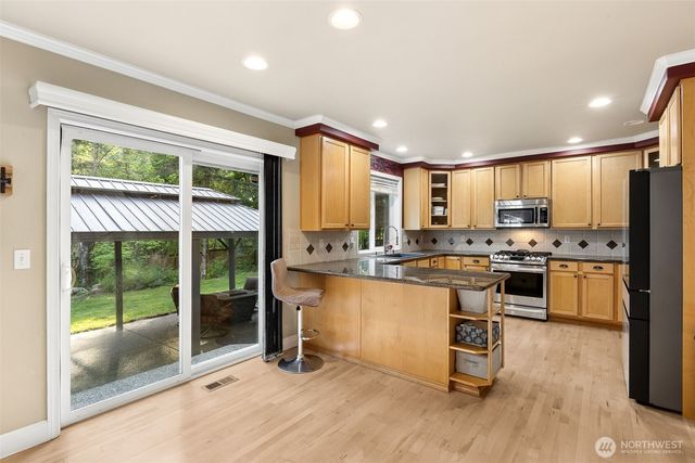 19010 5th Street E, Lake Tapps, WA 98391