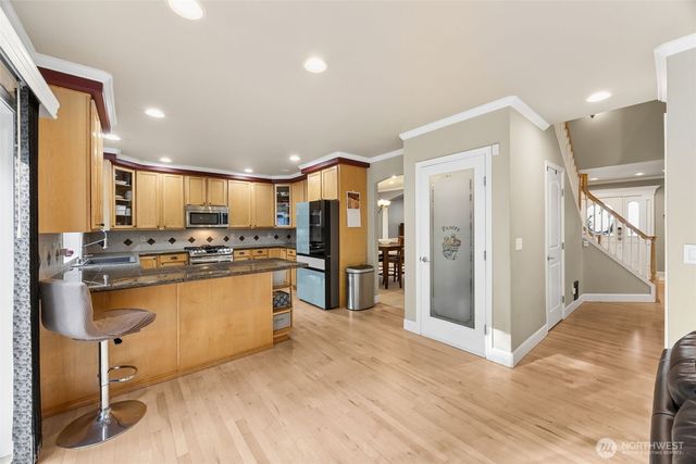 19010 5th Street E, Lake Tapps, WA 98391