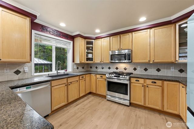 19010 5th Street E, Lake Tapps, WA 98391