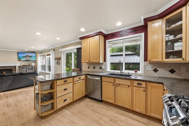 19010 5th Street E, Lake Tapps, WA 98391