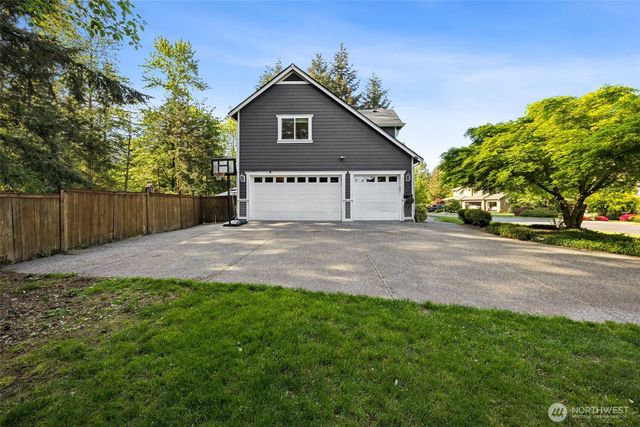 19010 5th Street E, Lake Tapps, WA 98391