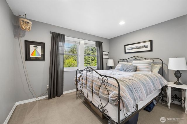 19010 5th Street E, Lake Tapps, WA 98391