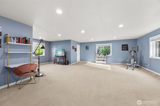 19010 5th Street E, Lake Tapps, WA 98391