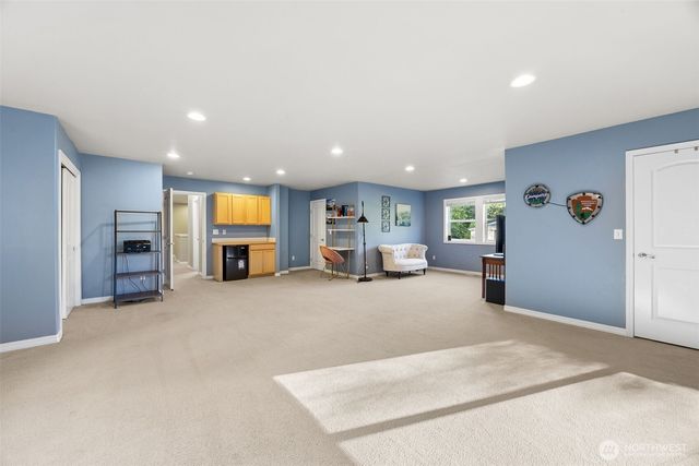 19010 5th Street E, Lake Tapps, WA 98391