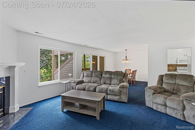 4892 Ashley Lane, Waterford Charter Township, MI 48329