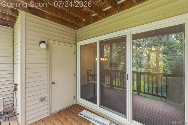 4892 Ashley Lane, Waterford Charter Township, MI 48329