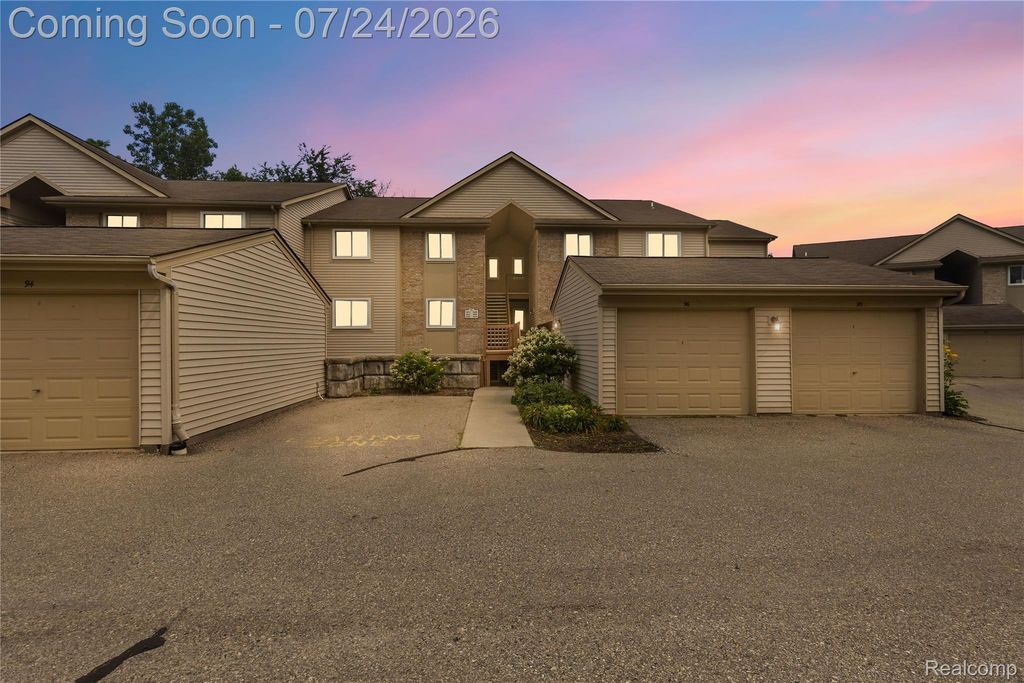 4892 Ashley Lane, Waterford Charter Township, MI 48329