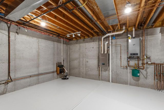 242 Kiesner DRIVE, Chilton, WI 53014