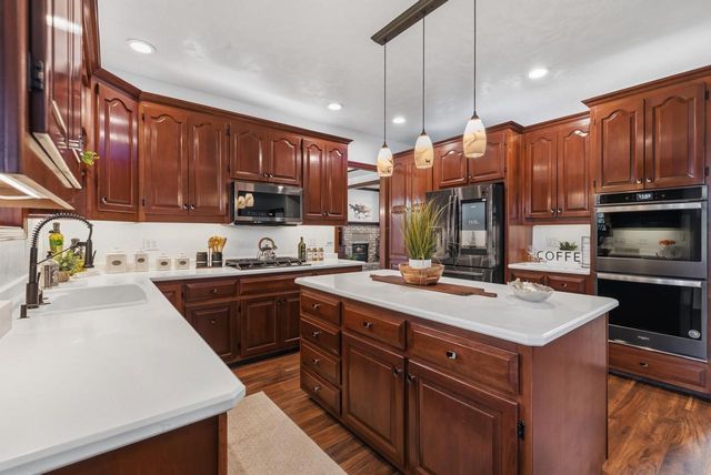 242 Kiesner DRIVE, Chilton, WI 53014