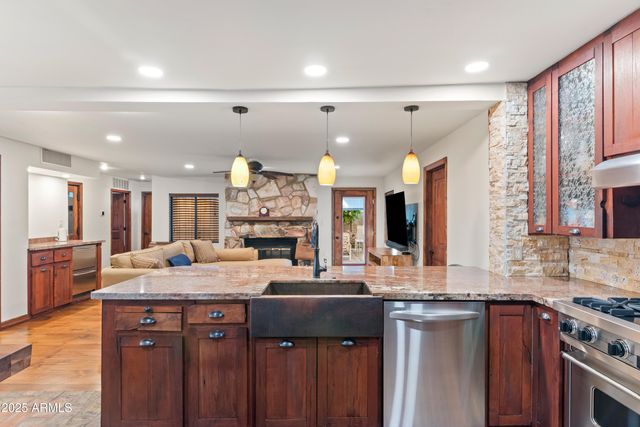 7502 N 7TH Avenue, Phoenix, AZ 85021