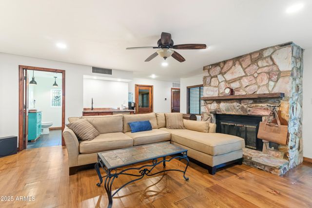 7502 N 7TH Avenue, Phoenix, AZ 85021