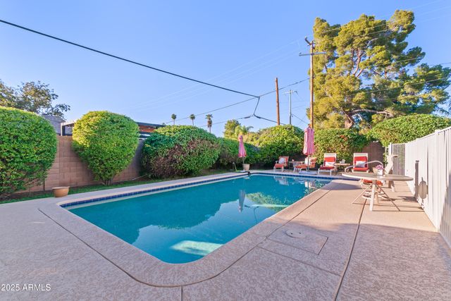 7502 N 7TH Avenue, Phoenix, AZ 85021