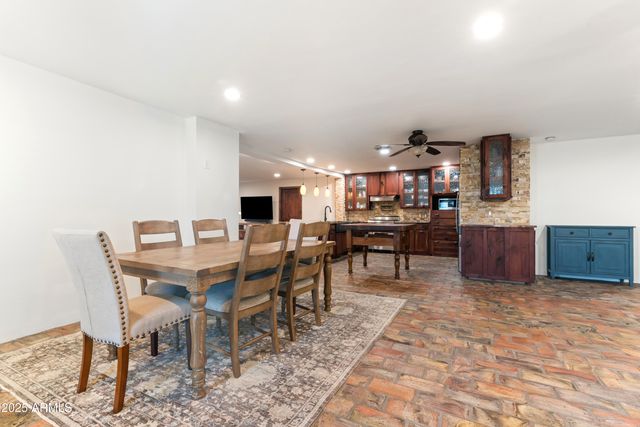 7502 N 7TH Avenue, Phoenix, AZ 85021