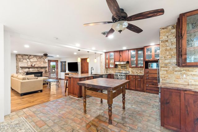 7502 N 7TH Avenue, Phoenix, AZ 85021