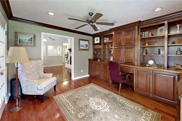 8615 Rosewood Drive, College Station, TX 77845