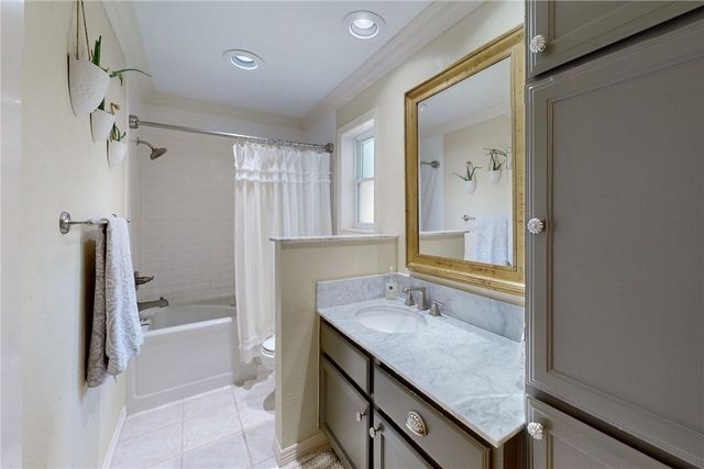 8615 Rosewood Drive, College Station, TX 77845