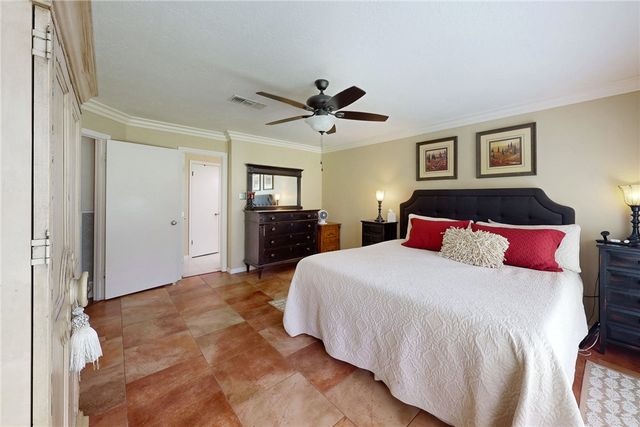 8615 Rosewood Drive, College Station, TX 77845