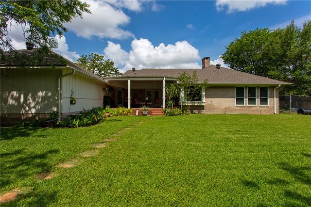 8615 Rosewood Drive, College Station, TX 77845