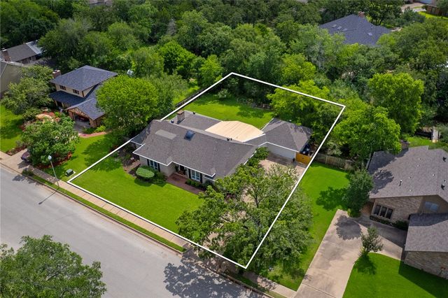 8615 Rosewood Drive, College Station, TX 77845