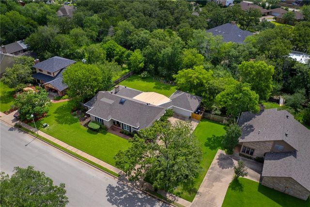 8615 Rosewood Drive, College Station, TX 77845