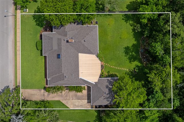 8615 Rosewood Drive, College Station, TX 77845
