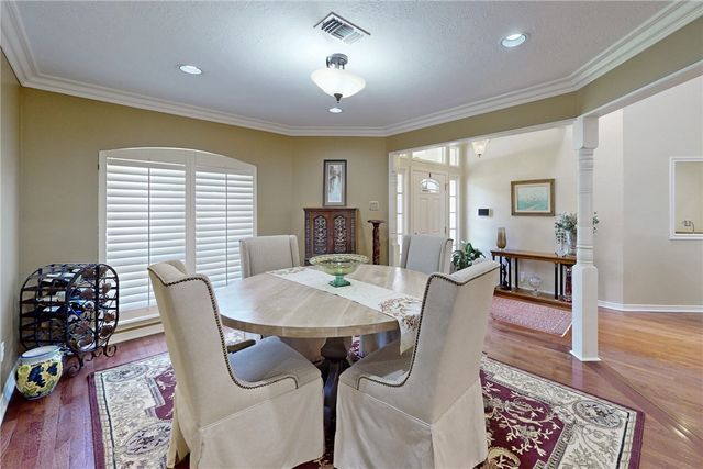8615 Rosewood Drive, College Station, TX 77845