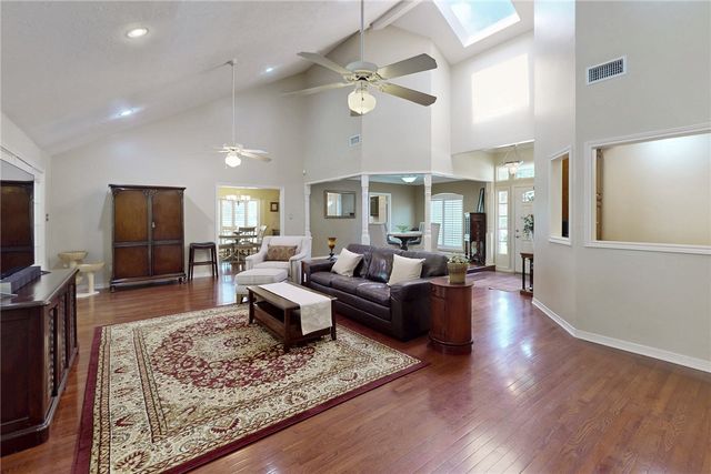 8615 Rosewood Drive, College Station, TX 77845