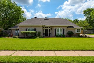 8615 Rosewood Drive, College Station, TX 77845