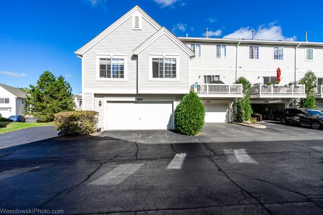 644 S Rosehall Lane 644, Round Lake, IL 60073