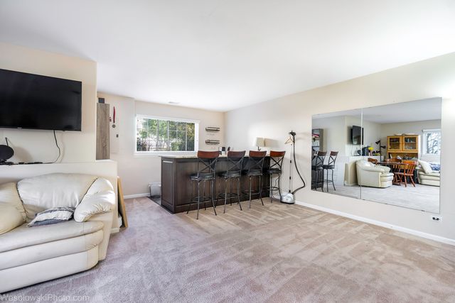 644 S Rosehall Lane 644, Round Lake, IL 60073
