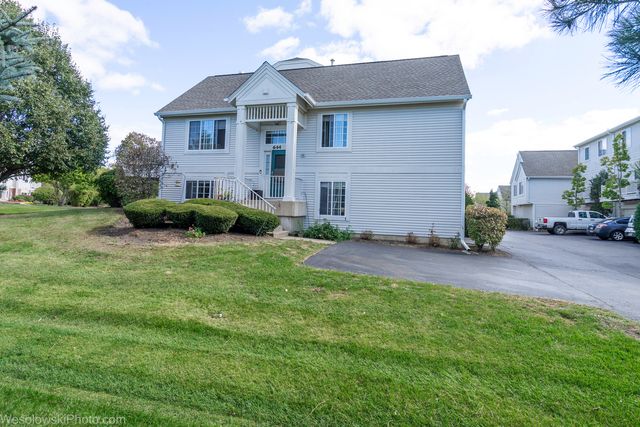 644 S Rosehall Lane 644, Round Lake, IL 60073
