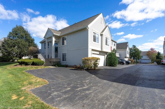 644 S Rosehall Lane 644, Round Lake, IL 60073