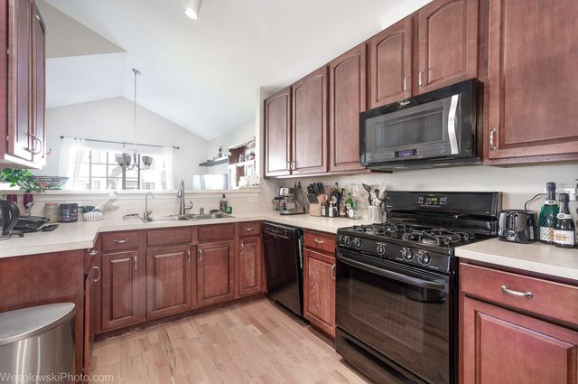 644 S Rosehall Lane 644, Round Lake, IL 60073