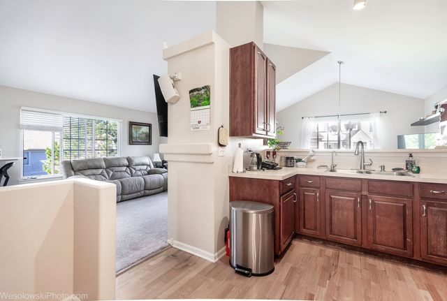 644 S Rosehall Lane 644, Round Lake, IL 60073