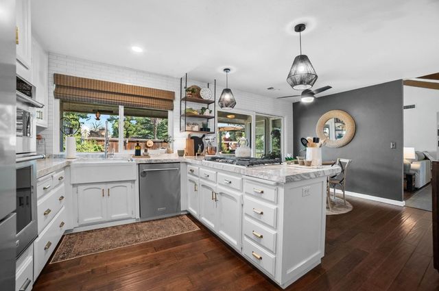 6301 N Palm Avenue, Fresno, CA 93704