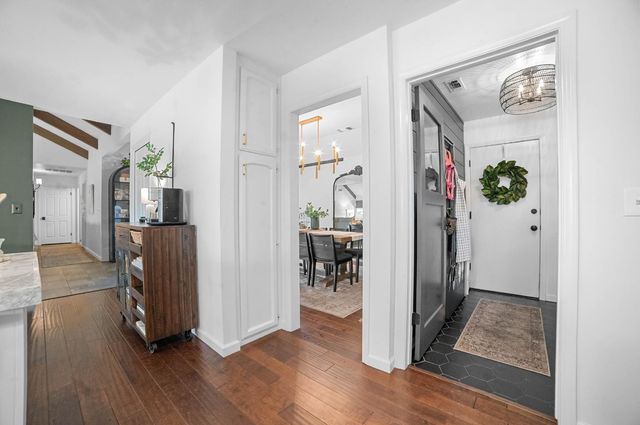 6301 N Palm Avenue, Fresno, CA 93704