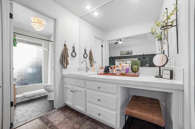 6301 N Palm Avenue, Fresno, CA 93704