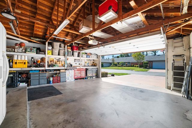 6301 N Palm Avenue, Fresno, CA 93704