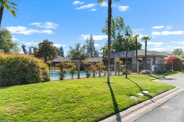 6301 N Palm Avenue, Fresno, CA 93704