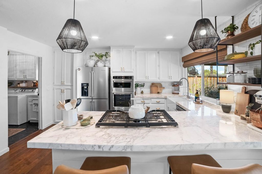 Image 14 of property listing at 6301 N Palm Avenue, Fresno, CA 93704