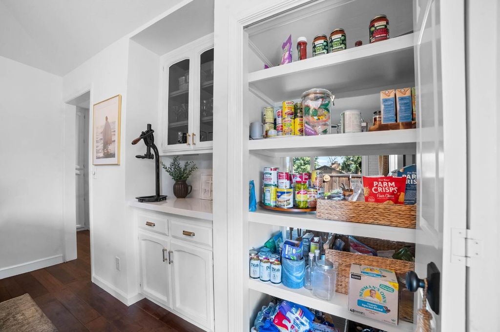 Image 21 of property listing at 6301 N Palm Avenue, Fresno, CA 93704