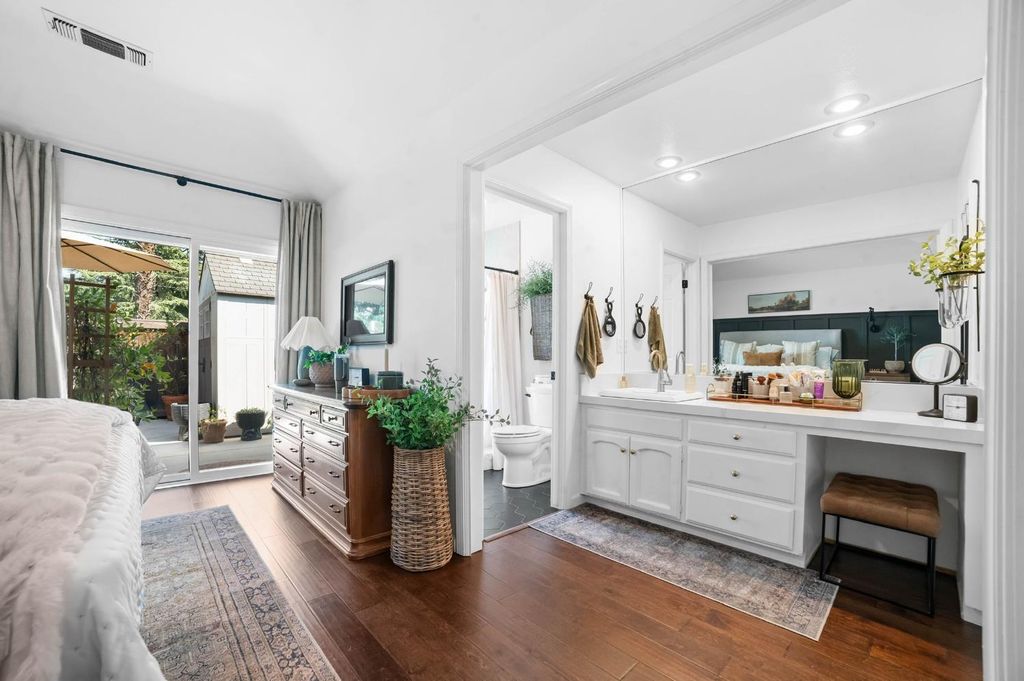 Image 30 of property listing at 6301 N Palm Avenue, Fresno, CA 93704