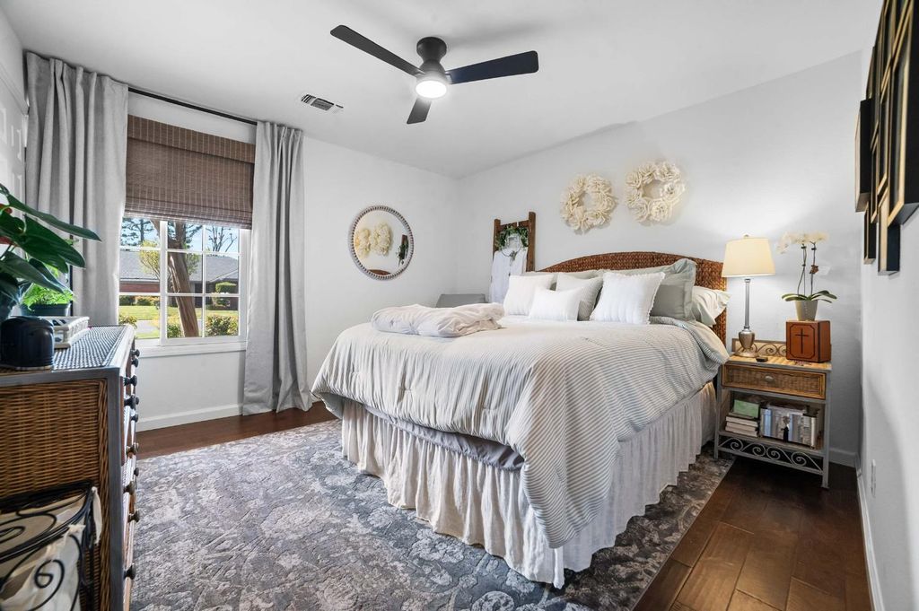 Image 35 of property listing at 6301 N Palm Avenue, Fresno, CA 93704