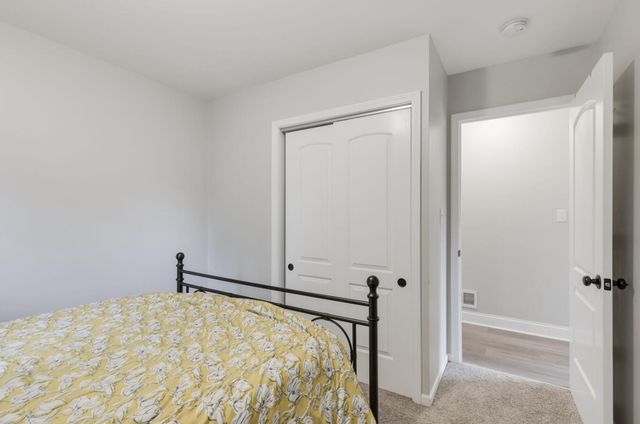 1216 N Dwiggins Court, Griffith, IN 46319