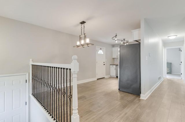 1216 N Dwiggins Court, Griffith, IN 46319