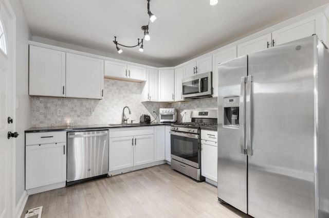 1216 N Dwiggins Court, Griffith, IN 46319