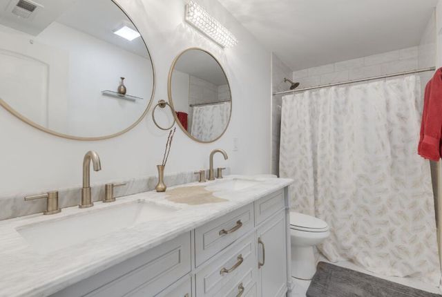 1216 N Dwiggins Court, Griffith, IN 46319