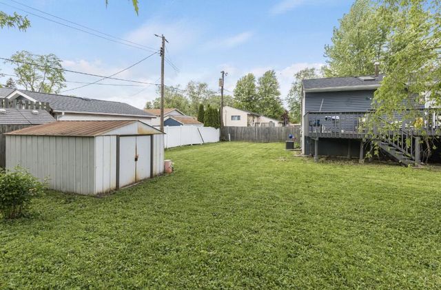 1216 N Dwiggins Court, Griffith, IN 46319